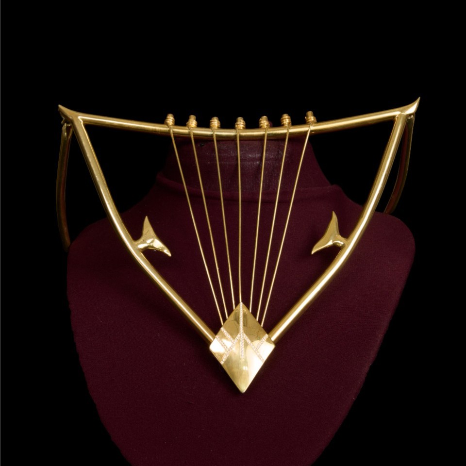 The Neck Lyre Haute Jewelry Instrument Research