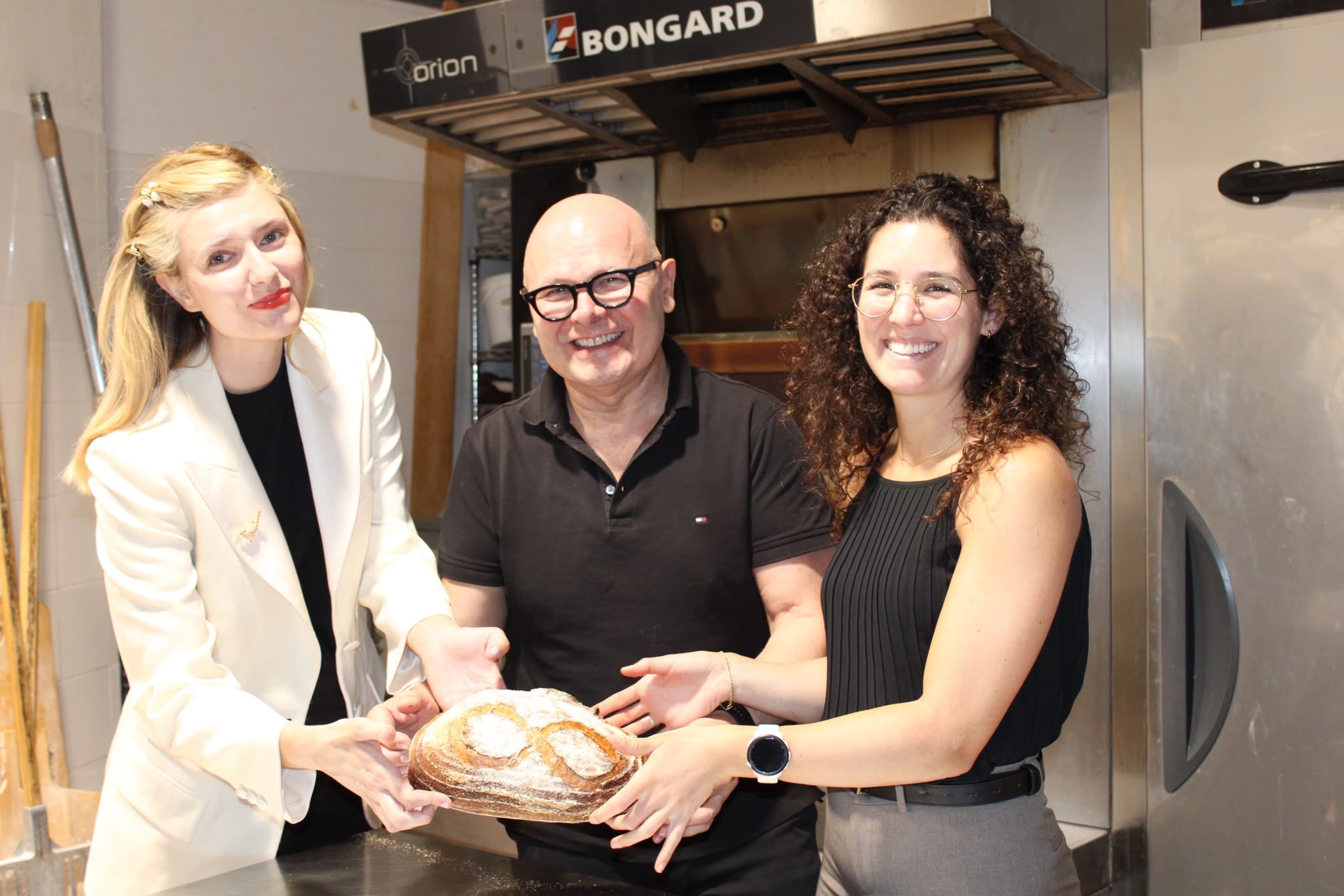 The finished loaf with the Pbread bakers